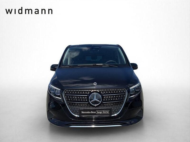Gebraucht Mercedes V300 Avantgarde 237 PS (174 kW) 2025 Obsidianschwarz metallic Van / Kleinbus