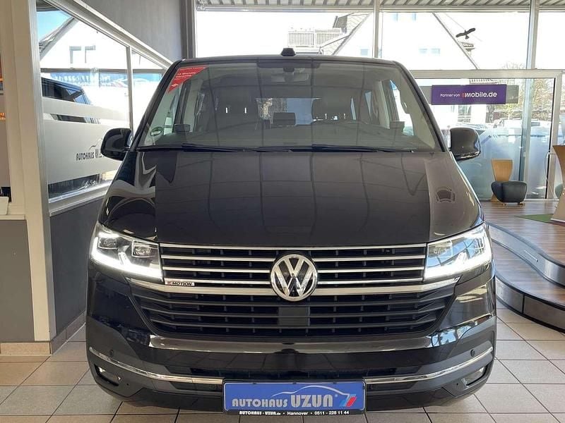 Second-hand VW Multivan Highline 199 CP (146 kW) 2020 Negru Monovolum