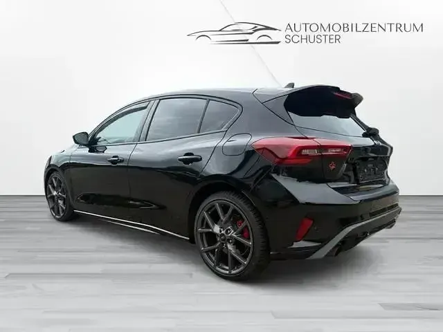 Używany Ford Focus ST 280 KM (205 kW) 2024 Czarny Sedan/Limuzyna