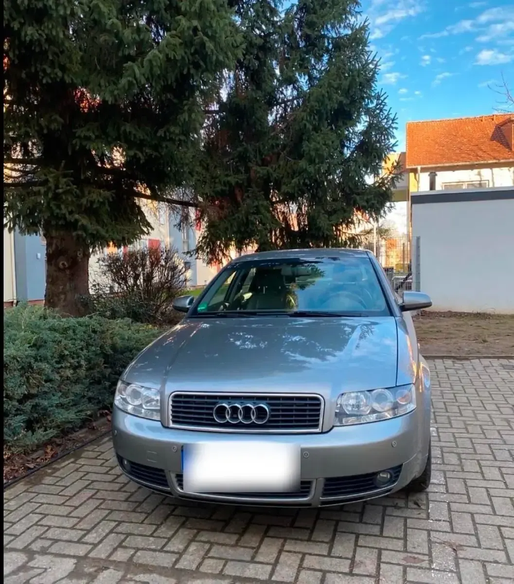 Gebraucht Audi A4 163 PS (119 kW) 2004 Grau Limousine