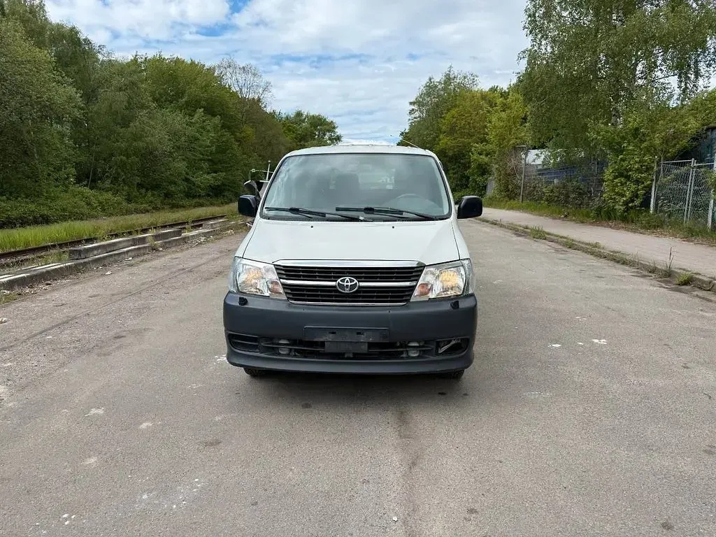 Gebraucht Toyota HiAce 117 PS (86 kW) 2012 Weiß Van