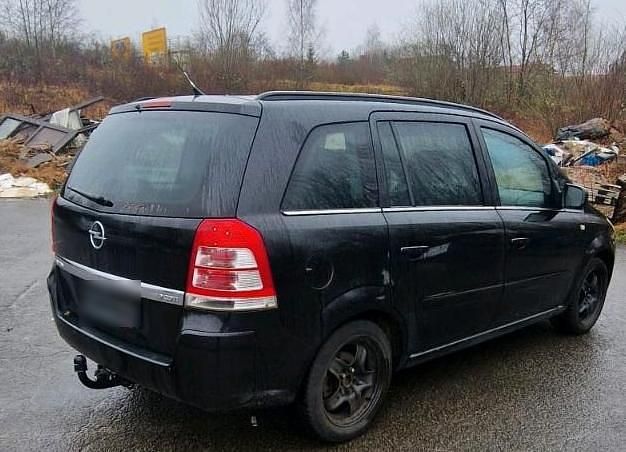 Gebraucht Opel Zafira 120 PS (88 kW) 2010 Schwarz Van / Kleinbus
