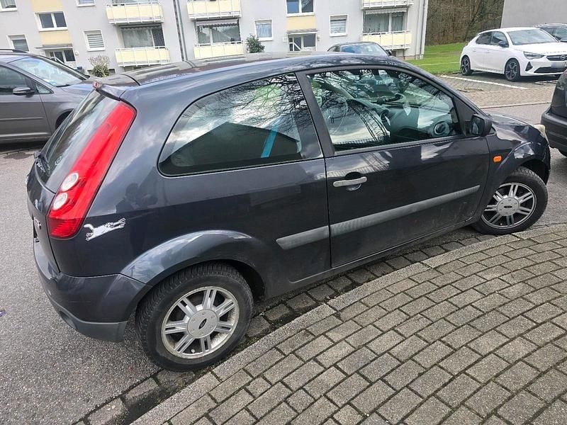 Gebraucht Ford Fiesta 69 PS (50 kW) 2007 Blau Kleinwagen