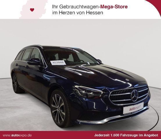 Nautikblau metallic Gebraucht 2021 Mercedes E300 Kombi | 24.889 € (Guter Preis) - Bild 1/4
