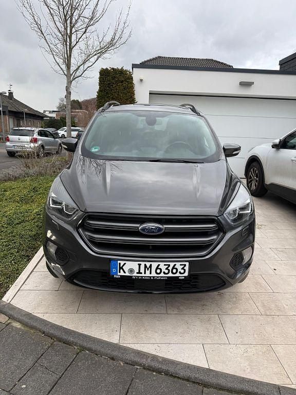 Gebraucht Ford Kuga ST-Line 150 PS (110 kW) 2017 Grau SUV