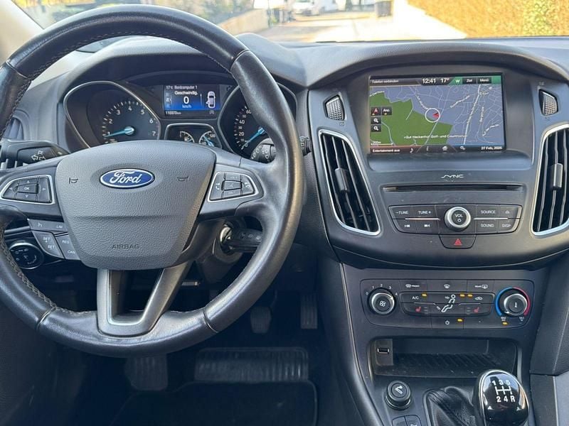 Gebraucht Ford Focus Business Edition 125 PS (91 kW) 2015 Schwarz Kombi