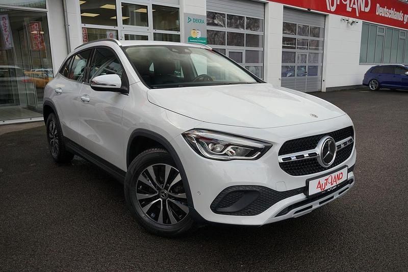 Gebraucht Mercedes GLA200 Style 163 PS (119 kW) 2022 Weiß SUV