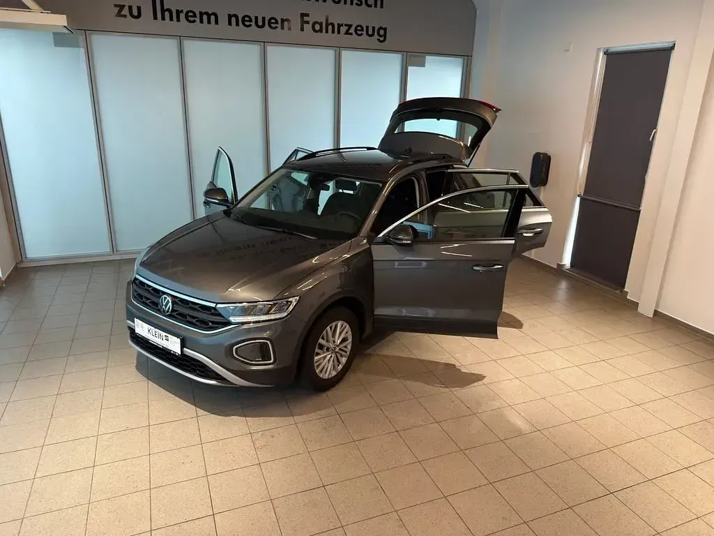 Gebraucht VW T-Roc Life 110 PS (80 kW) 2023 Grau SUV