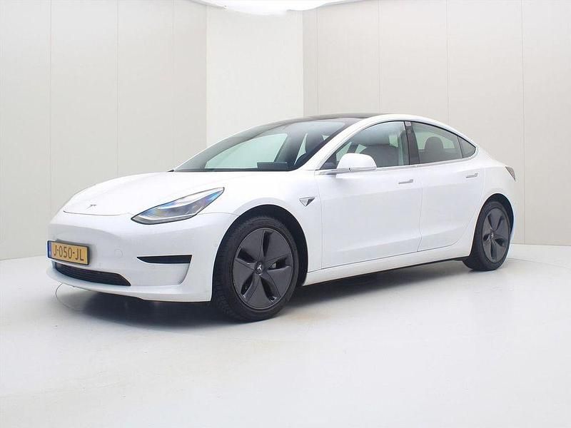 Weiß Gebraucht 2020 Tesla Model 3 Standard Range Limousine | 16.900 € (Guter Preis) - Bild 1/4