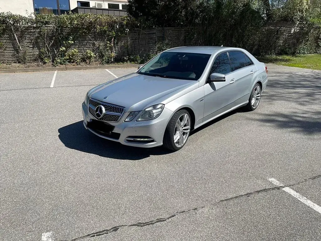Gebraucht Mercedes E350 231 PS (169 kW) 2010 Silber Limousine