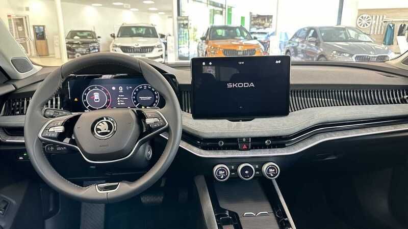 Gebraucht Skoda Superb Selection 193 PS (141 kW) 2022 Andere farbe Kombi