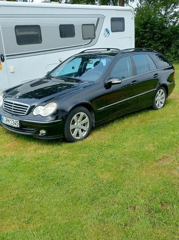 Schwarz Gebraucht 2004 Mercedes C230 Kombi | 2.750 € (Fairer Preis) - Bild 1/4
