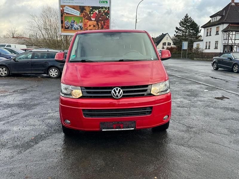 Gebraucht VW Multivan 179 PS (131 kW) 2011 Rot Van