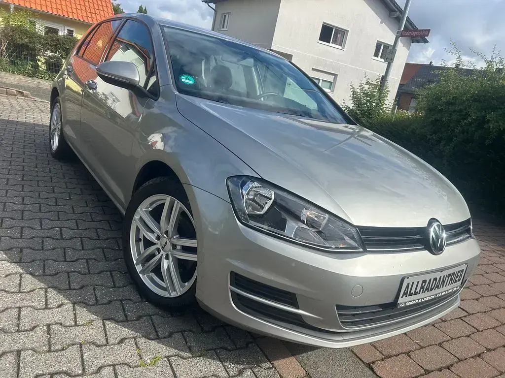 Gebraucht VW Golf VII 105 PS (77 kW) 2013 Silber Limousine