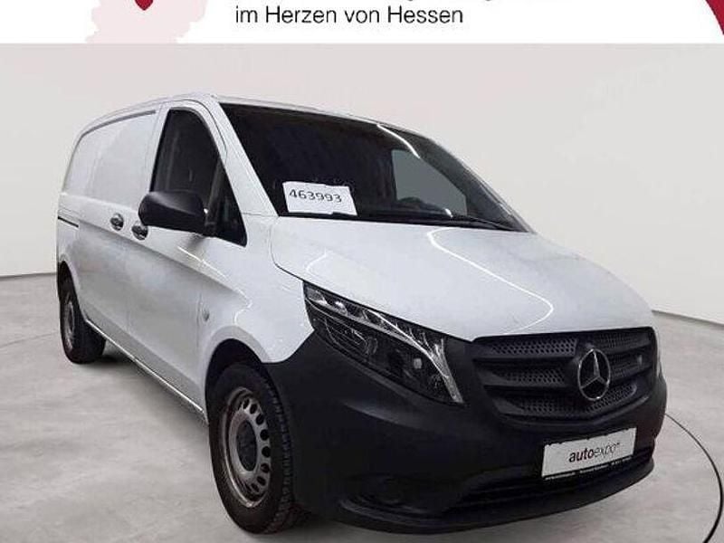 Arktisweiß Gebraucht 2022 Mercedes Vito Van | 22.890 € (Superpreis) - Bild 1/4