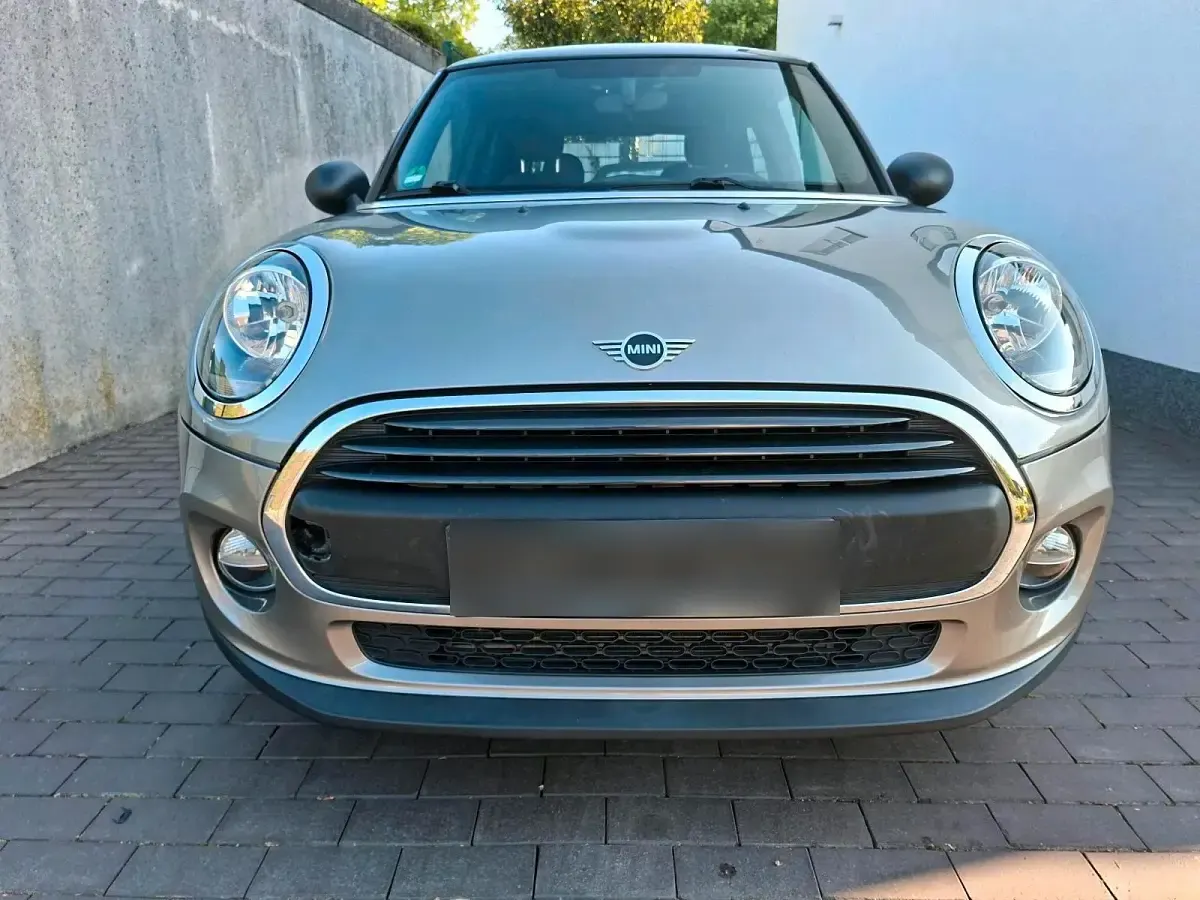 Usata Mini ONE 102 CV (75 kW) 2018 Argento Utilitaria