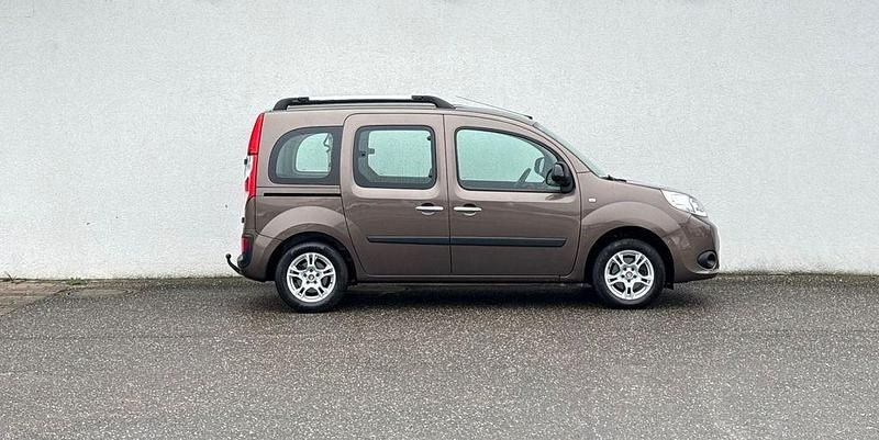 Gebraucht Renault Kangoo Authentique 75 PS (55 kW) 2014 Braun Van / Kleinbus