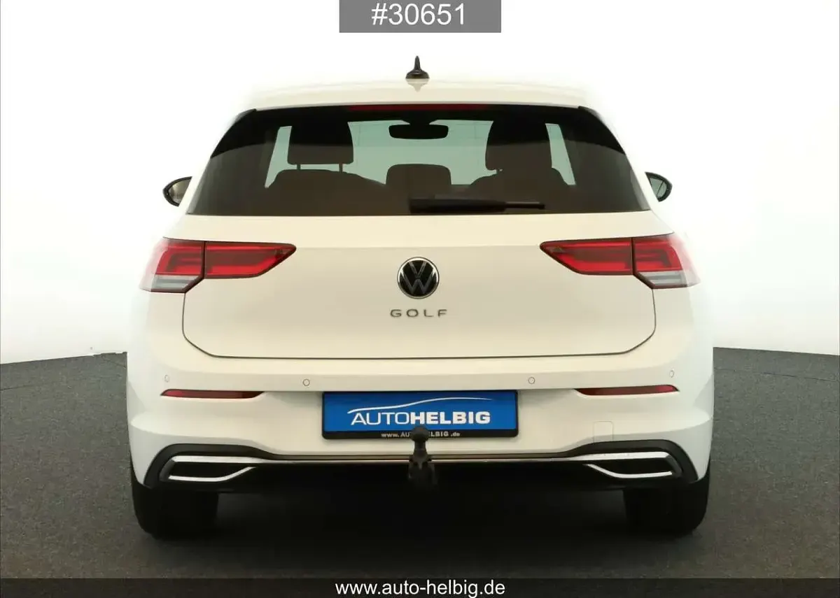 Gebraucht VW Golf VIII Active 150 PS (110 kW) 2023 Weiß Limousine