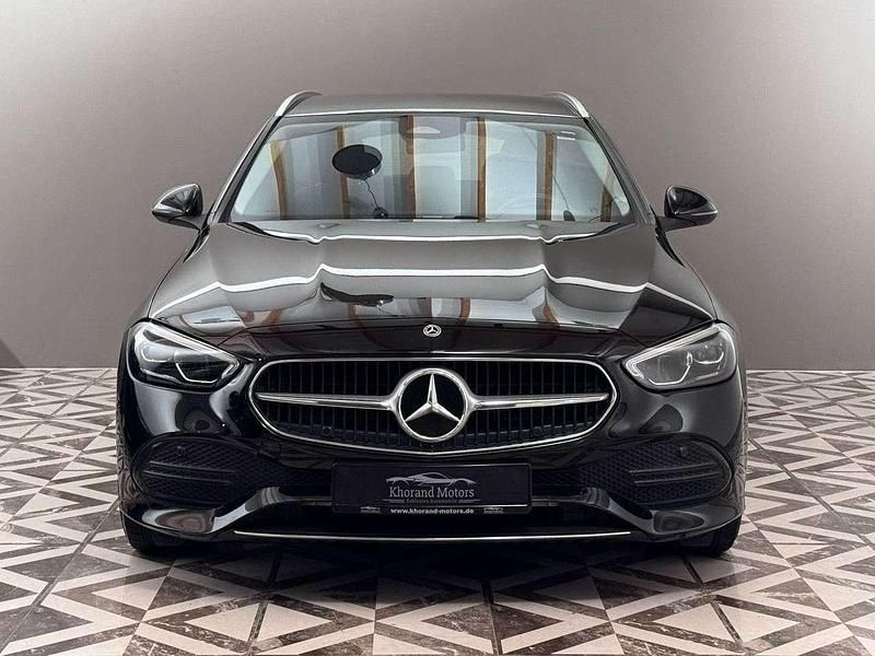 Gebraucht Mercedes C200 163 PS (119 kW) 2022 Ung. schwarz  unilack Kombi