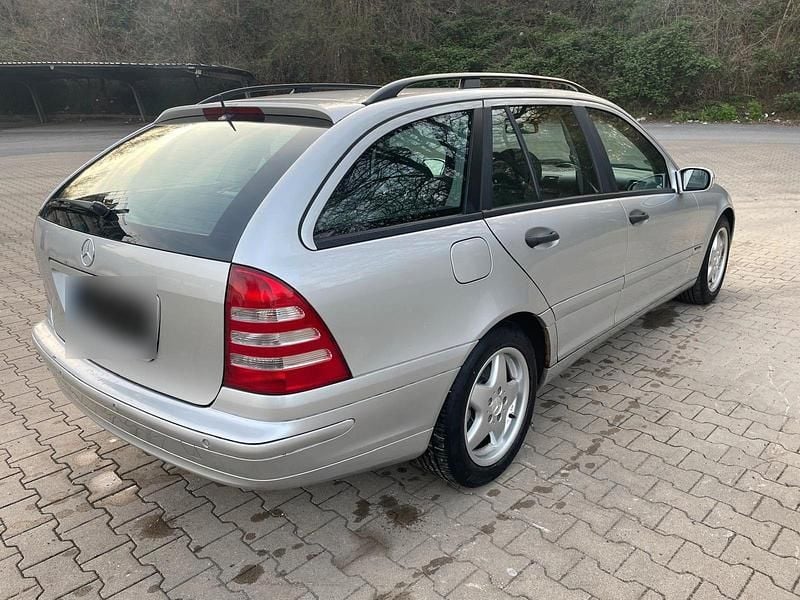 Gebraucht Mercedes C180 Classic 143 PS (105 kW) 2003 Silber Kombi