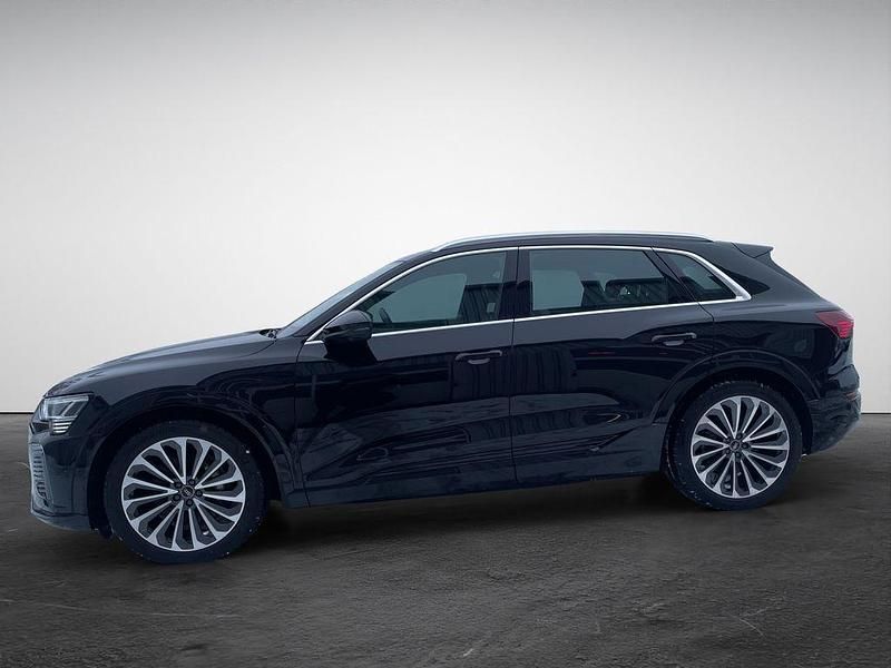 Gebraucht Audi Q8 e-tron S-Line 250 kW (340 PS) 2024 Mythosschwarz metallic SUV