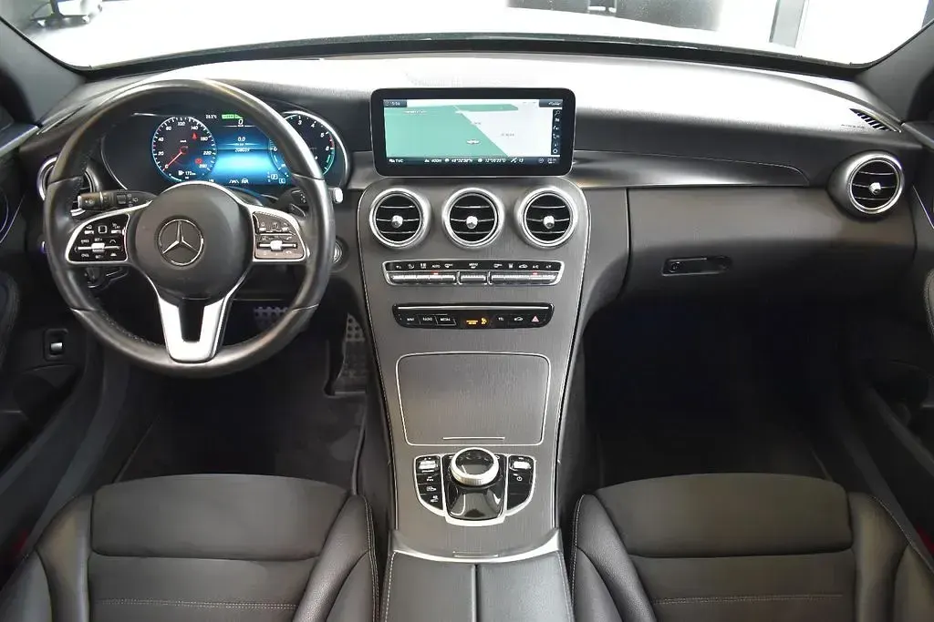 Gebraucht Mercedes C300e AMG line 306 PS (225 kW) 2020 Weiß Limousine
