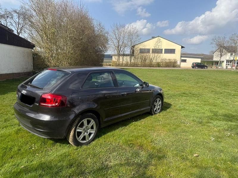 Gebraucht Audi A3 105 PS (77 kW) 2011 Grau Kleinwagen