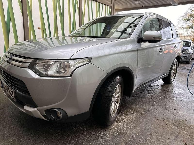 Gebraucht Mitsubishi Outlander Plus 150 PS (110 kW) 2015 SUV