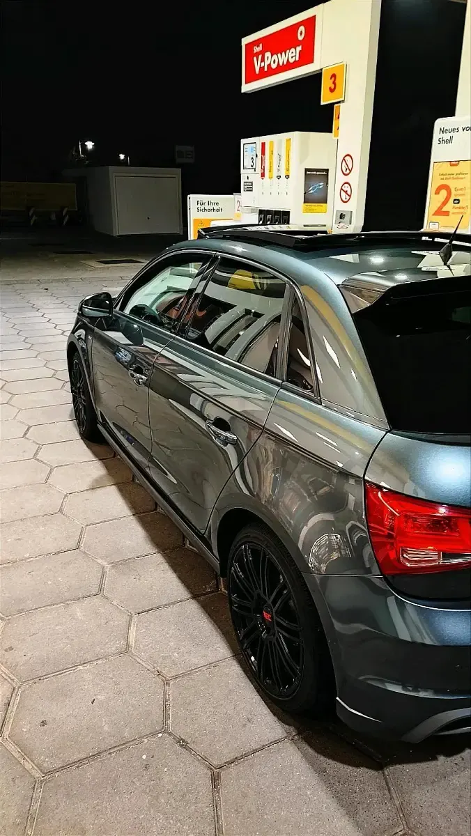 Gebraucht Audi A1 Competition 185 PS (136 kW) 2013 Grau Kleinwagen