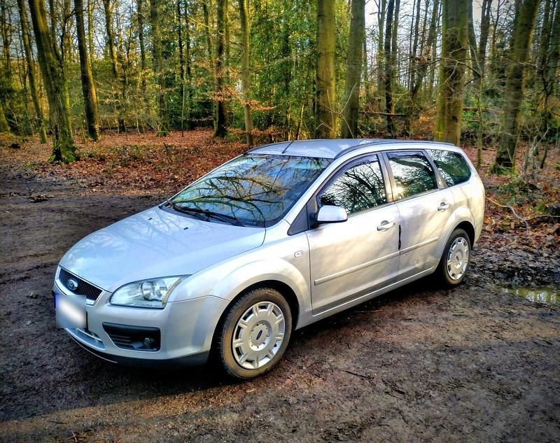 Gebraucht Ford Focus Ghia 109 PS (80 kW) 2005 Silber Kombi