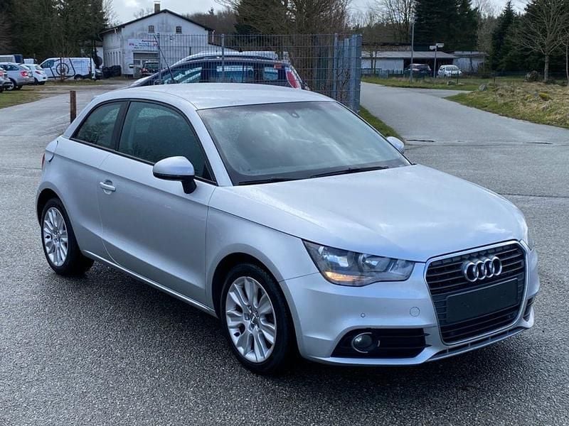 Gebraucht Audi A1 Ambition 105 PS (77 kW) 2011 Silber Kleinwagen