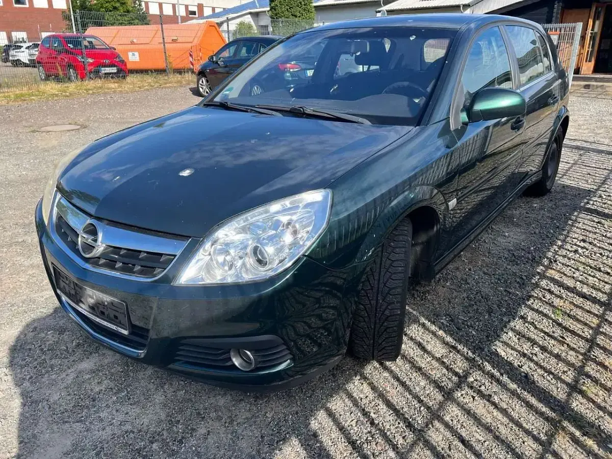 Gebraucht Opel Signum Edition 140 PS (102 kW) 2007 Digitalgruen mi2 Kleinwagen
