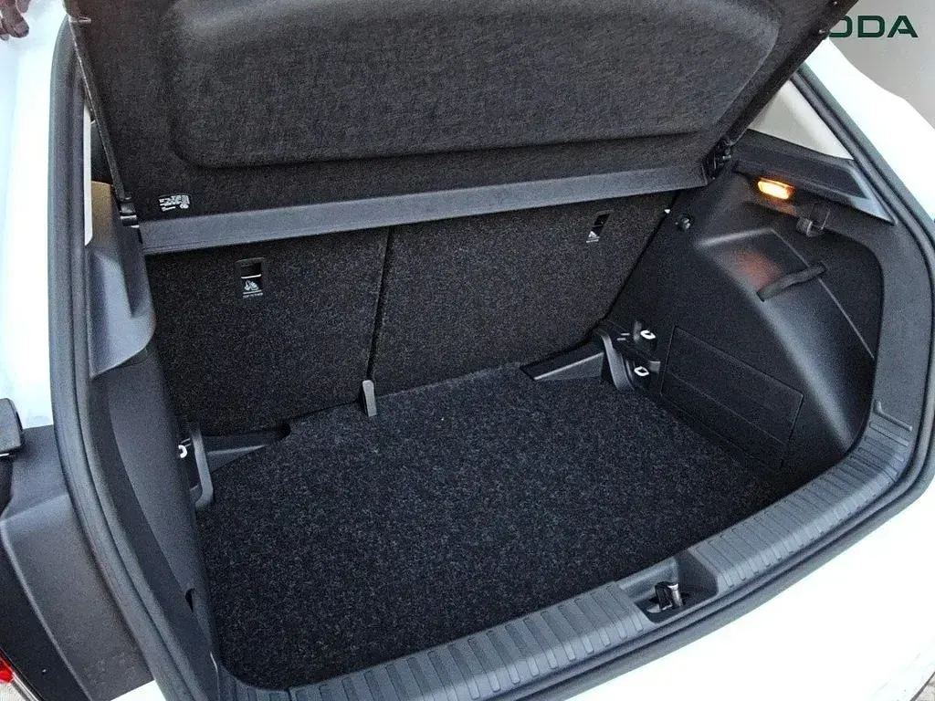 Gebraucht Skoda Fabia Selection 95 PS (69 kW) 2026 Moonweiß perleffekt Kleinwagen