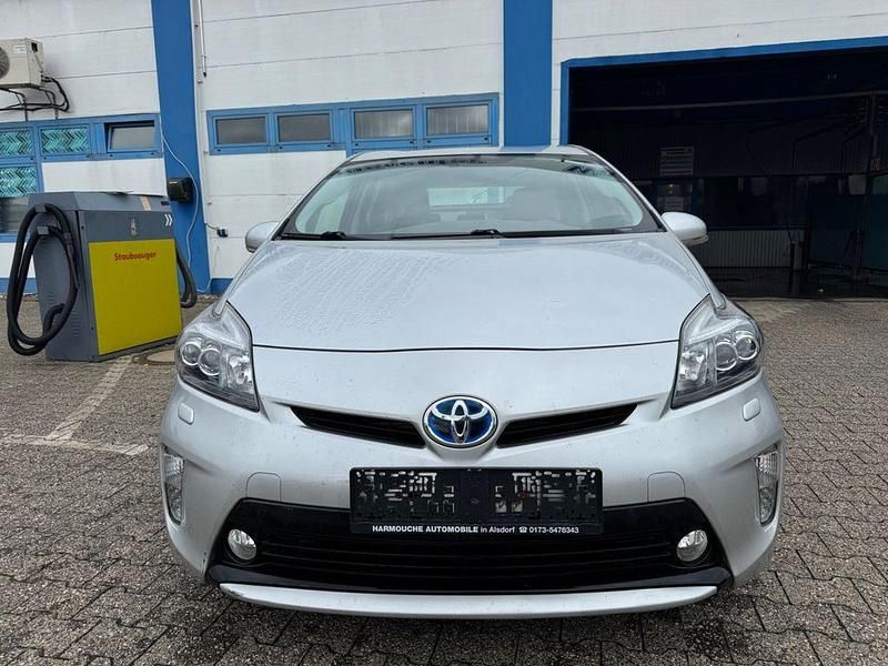 Silber Gebraucht 2013 Toyota Prius TEC-Edition Kleinwagen | 10.950 € (Guter Preis) - Bild 1/4
