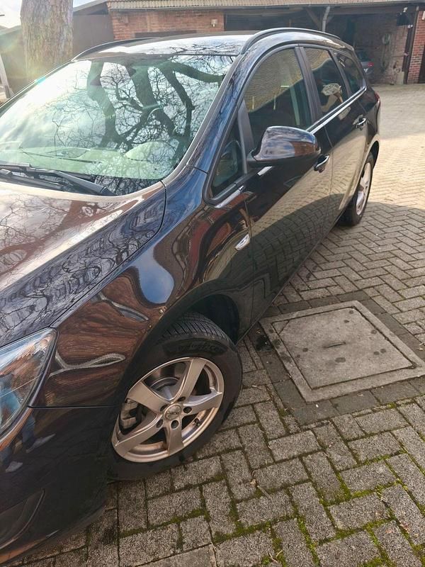 Gebraucht Opel Astra Eco 110 PS (80 kW) 2015 Andere farben Kombi