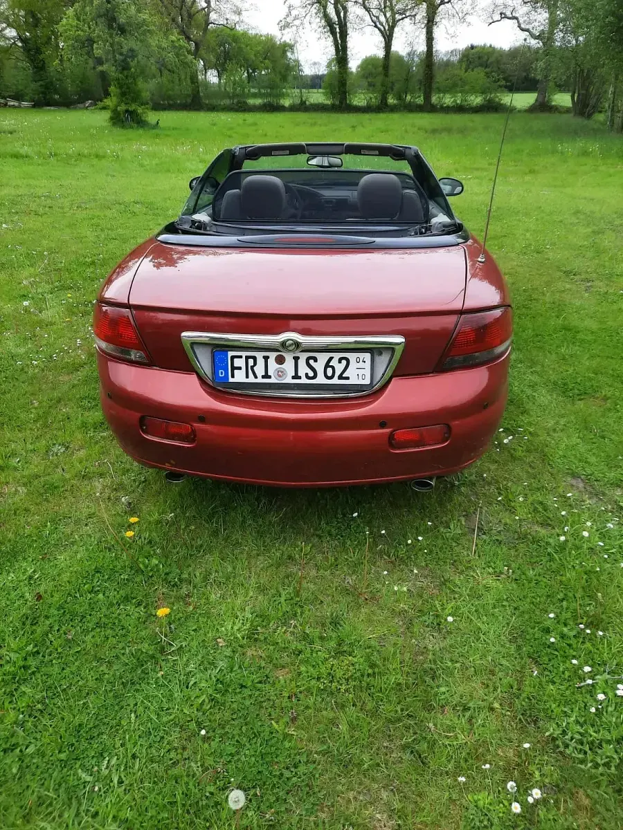 Second-hand Chrysler Sebring Cabriolet 206 CP (151 kW) 2006 Roșu Cabrio