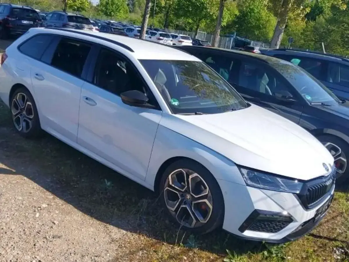 Gebraucht Skoda Octavia RS 200 PS (147 kW) 2023 Weiß Kombi