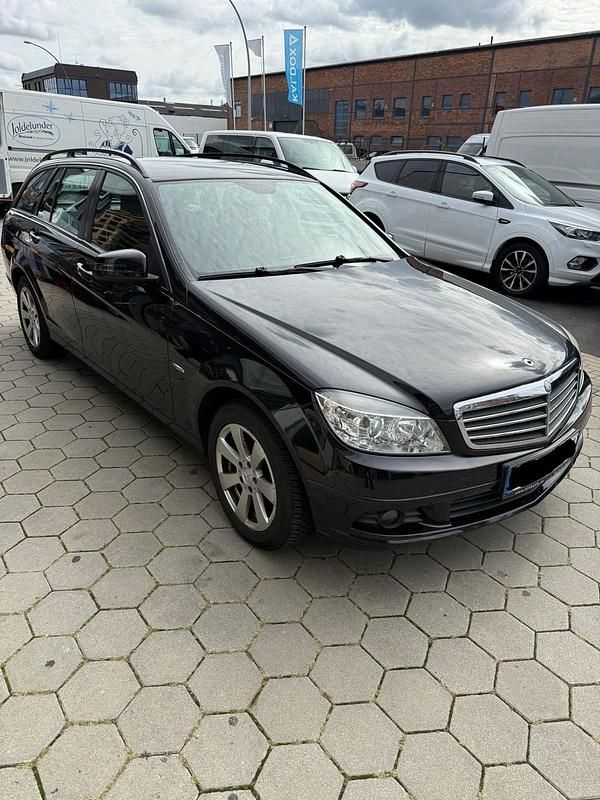 Schwarz Gebraucht 2010 Mercedes C200 Kombi | 5.500 € - Bild 1/4