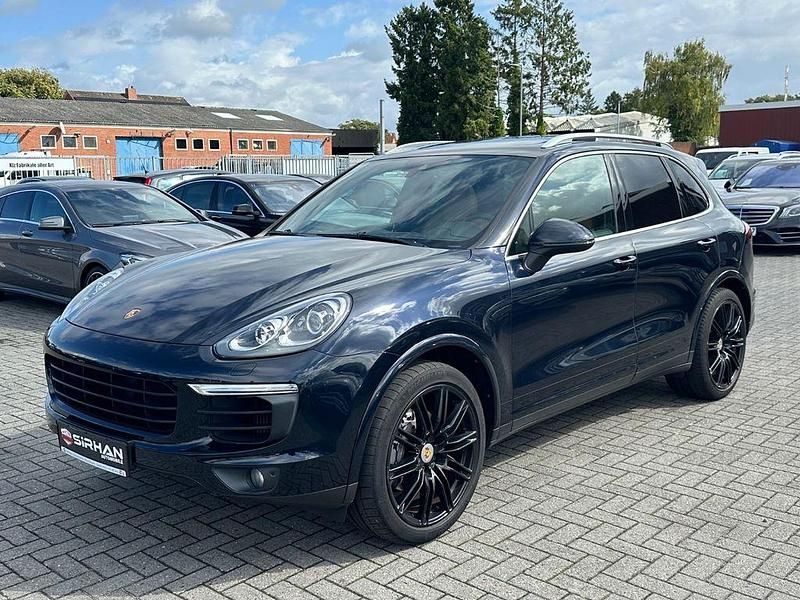 Blau Gebraucht 2016 Porsche Cayenne Chrono SUV | 25.795 € (Superpreis) - Bild 1/4