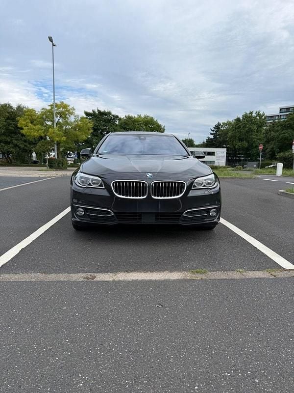 Grau Gebraucht 2016 BMW 535 Luxury Line Limousine | 21.000 € (Fairer Preis) - Bild 1/4