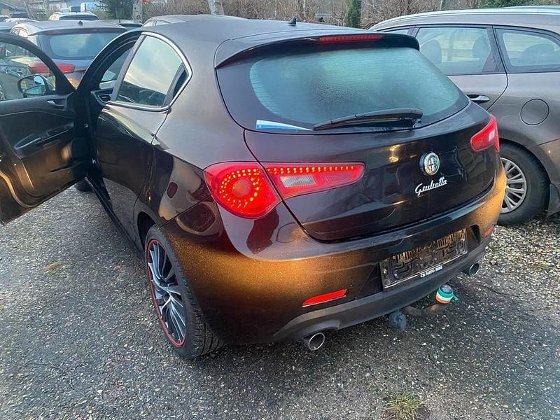 Gebraucht Alfa Romeo Giulietta Turismo 140 PS (102 kW) 2013 Schwarz Kleinwagen