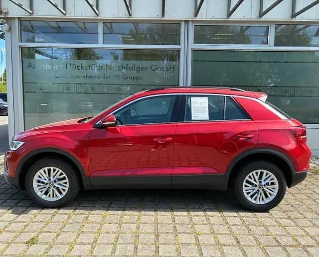 Gebraucht VW T-Roc Life 150 PS (110 kW) 2024 Rot (kings red metallic) SUV