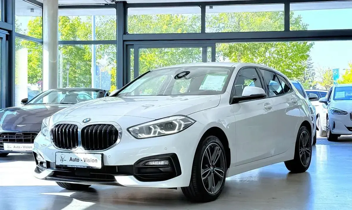 Gebraucht BMW 120 Sport Line 190 PS (139 kW) 2021 Weiß Kleinwagen
