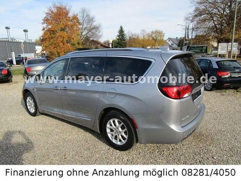 Second-hand Chrysler Pacifica 313 CP (230 kW) 2020 Gri Monovolum