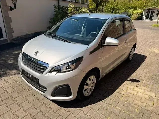 Gebraucht Peugeot 108 Active 69 PS (50 kW) 2018 Silber Kleinwagen