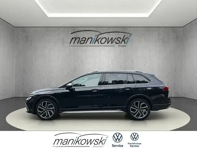 Gebraucht VW Golf Alltrack 200 PS (147 kW) 2023 Deep black perleffekt Kombi