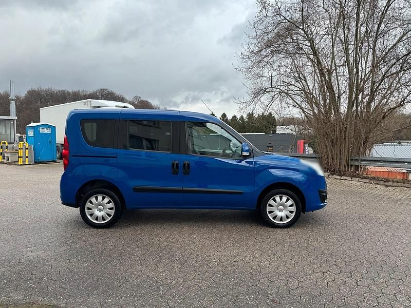 Gebraucht Opel Combo 95 PS (69 kW) 2014 Blau Van / Kleinbus