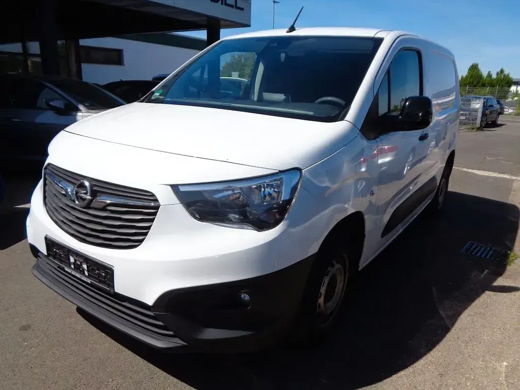 Gebraucht Opel Combo Edition 102 PS (75 kW) 2023 Weiß Van / Kleinbus