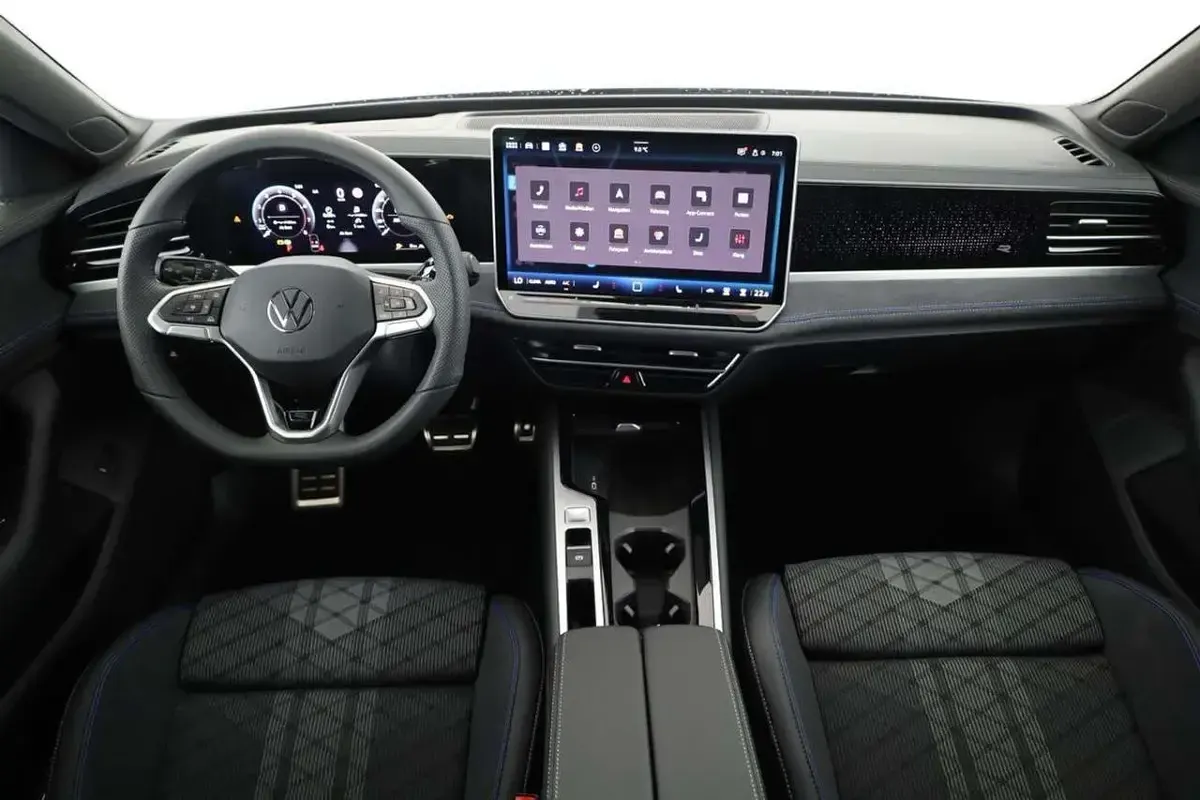 Neu VW Passat R-line 265 PS (194 kW) 2026 Diabasgrau metallic Kombi
