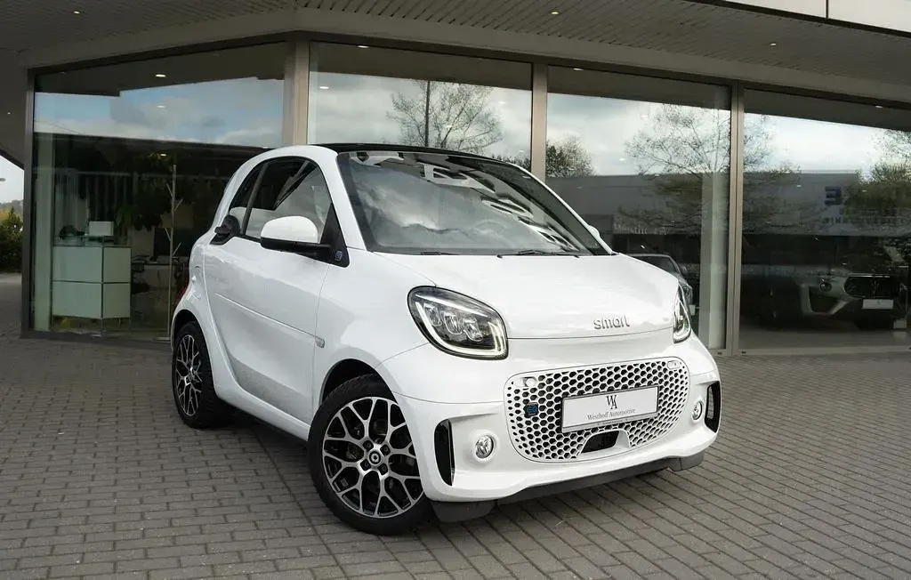 Gebraucht Smart ForTwo Electric Drive Exclusive 60 kW (82 PS) 2021 Weiß Limousine